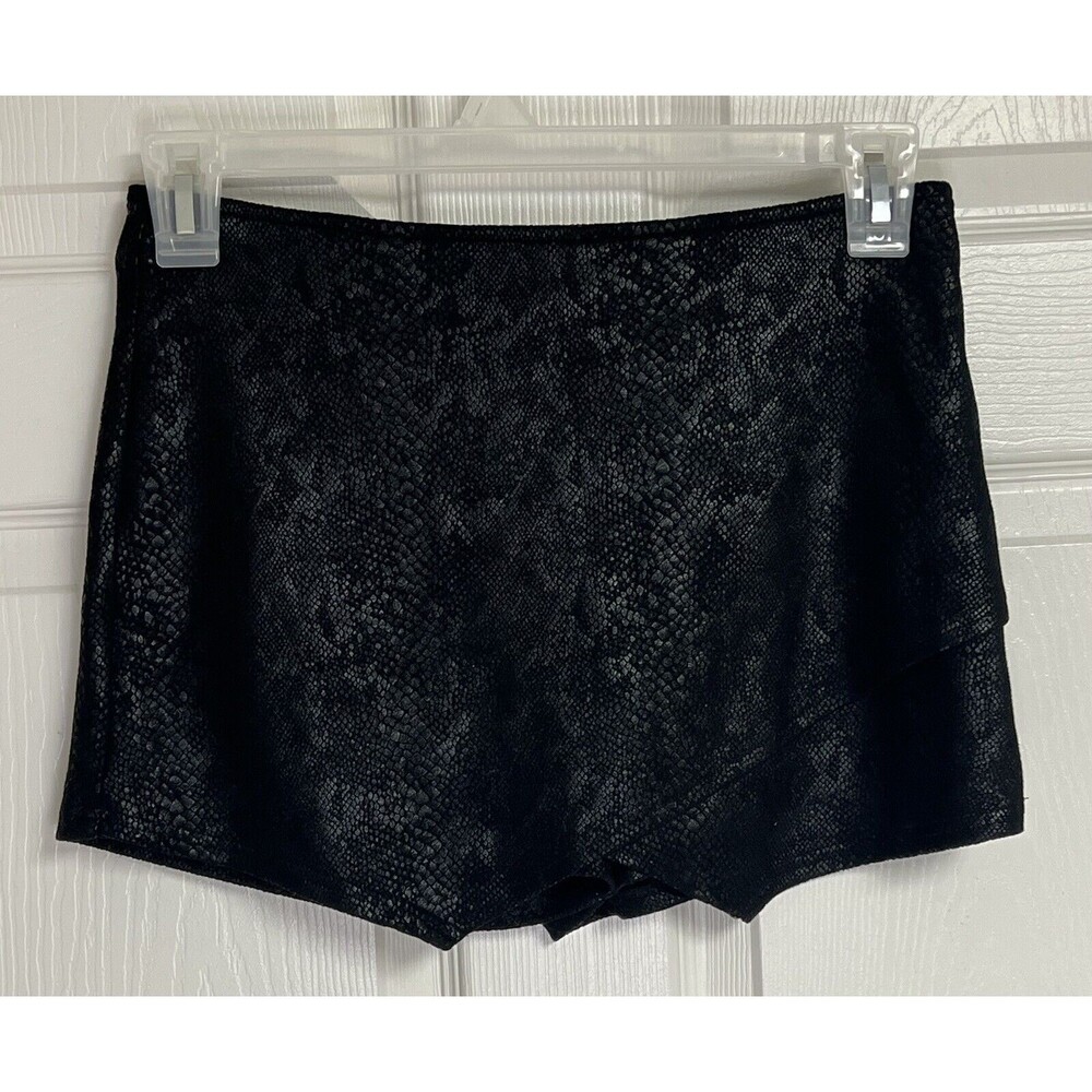 Wild Honey Women Black Skort Medium Faux Snake Skin Print Back Zip